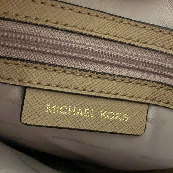 Michael Kors handbag - Picture 7 of 11